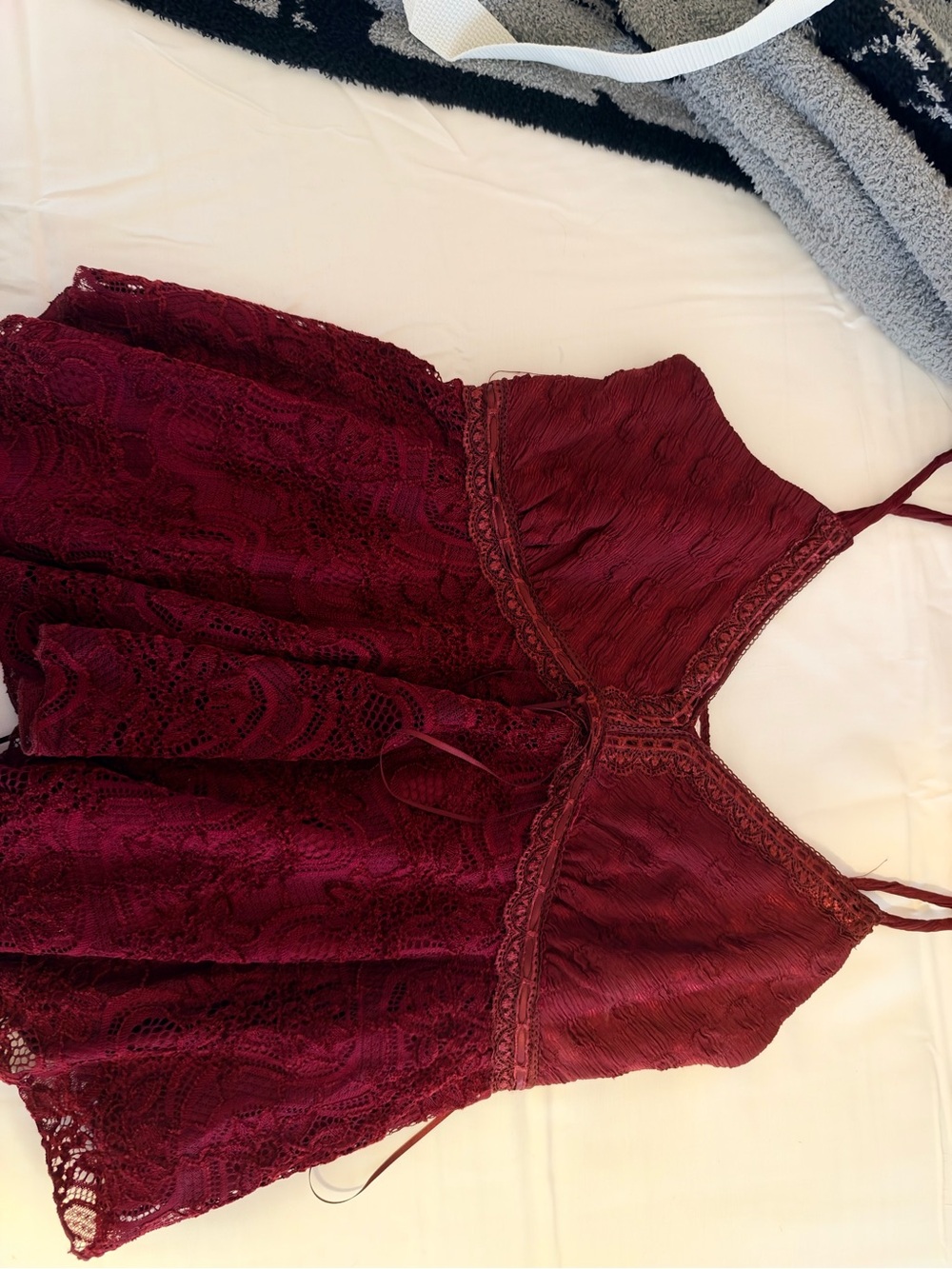 Source Unknown Wine Red Lace Crop Cami with Spaghetti Straps